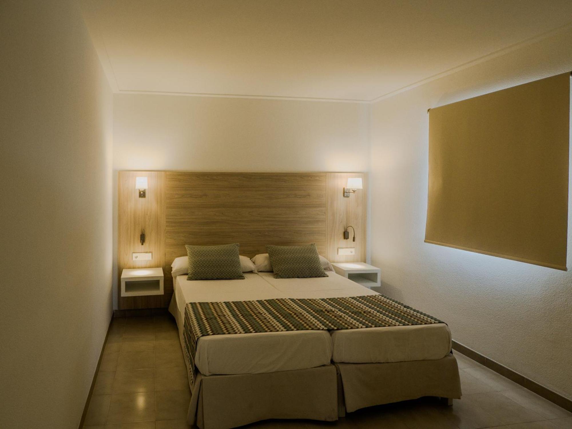 Apartamentos La Santa Maria Cala Millor  Eksteriør bilde